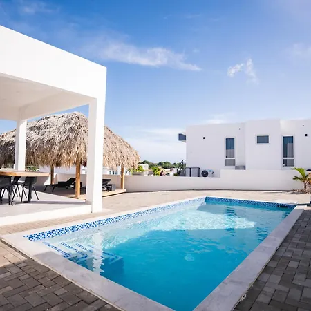 'Casa 30' Villa Nearby Mambo-Beach